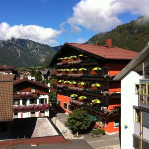 Hotel Tiroler Adler - bed and breakfast