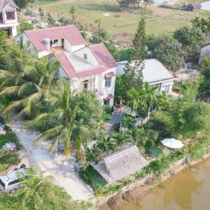 Tra Que Riverside Homestay