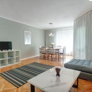Spacious flat close to the American Embassy, free parking place