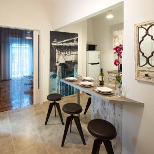 Blue Ark Stylish Athens