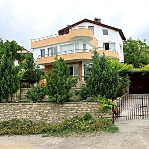Popov Guest House