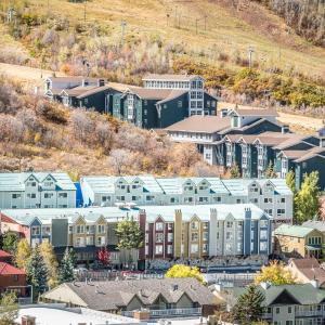 Sweetwater Lift Lodge