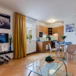 Prague 1 SUNNY APT with terrace by Michal&Friends