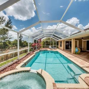 Villa On The Lake, Cape Coral