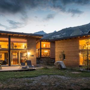 Les Lodges, by Refuges en ville