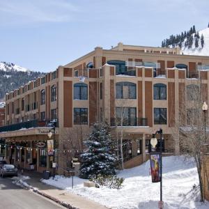 The Caledonian by All Seasons Resort Lodging