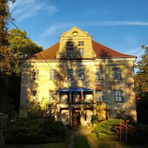 Pałac Rząsiny