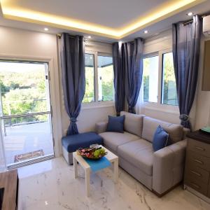 V Luxury Suites Toroni 1