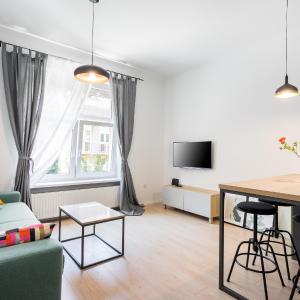Go2Zagreb Chick Apartment Private Parking Available