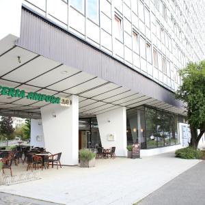 Golden Family Apartments