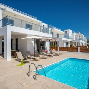 Villa White Moonflower
