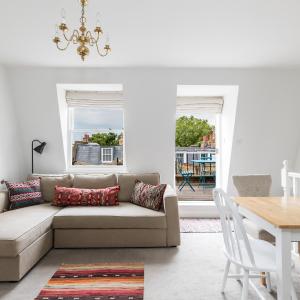 Charming flat with balcony in Pimlico