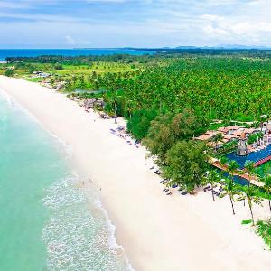 Graceland Khaolak Beachfront Resort