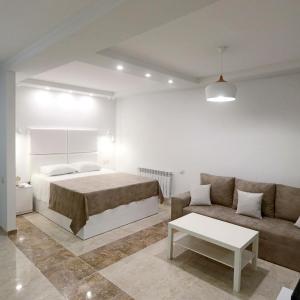 Appartment Lux, Komitas 26
