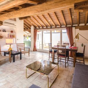 Altabella Panoramic Terrace Apartment