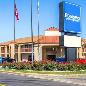 Rodeway Inn & Suites Clarksville near Governors Square Mall