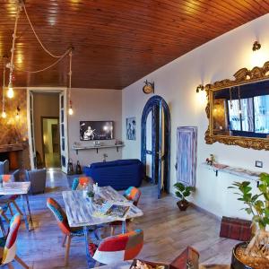 Artisti Sustinea Rooms