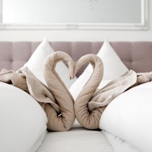 SC 04 by ROCKCHAIR Apartments l SUPERHOST Status l 4 Bedrooms Boxspringbeds 2 Bathrooms Balcony Elevator - Cozy Family & Business Flair welcomes you!