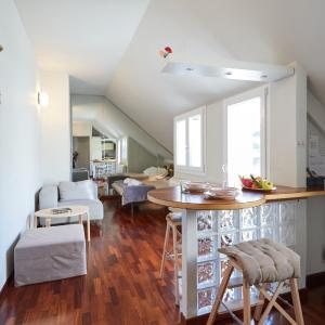 GuestHost - Studio con Balcone per 2 persone