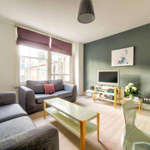 JOIVY Bright 1 bed flat, close to Princess Street