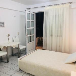 Central Studio 1