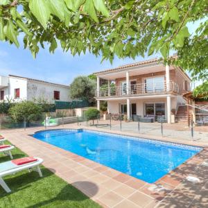 Holiday Home Dorian by Interhome