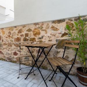 Dinostratus House - Boutique Studios
