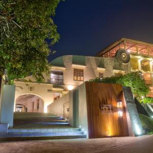 The Lady Hill Hotel