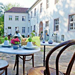 Event- Kultur & B&B Kunst Schloss Neuenhagen Übernachten im Denkmal
