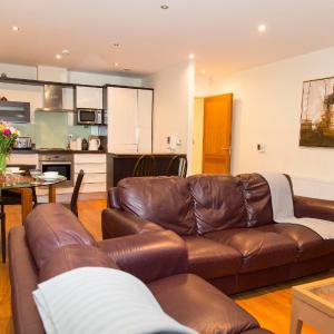 Spacous Dublin Escape 3BR Ensuited Free Parking