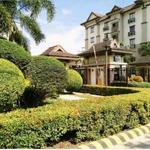 Alles in One Oasis Condo beside SM Mall