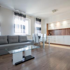 NotaBene Wola Apartment
