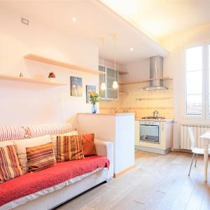 GuestHost - Skyline Central Apartment