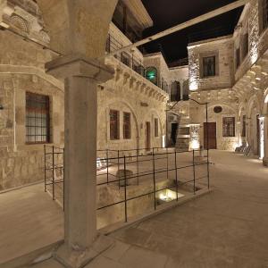 Taru Cave Suites