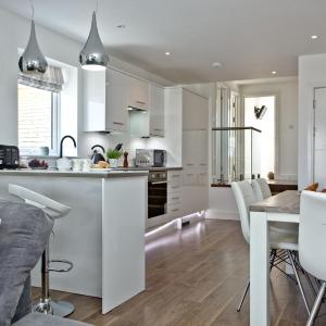 Sunnymead Penthouse - Close to beach, Pets welcome, Balcony