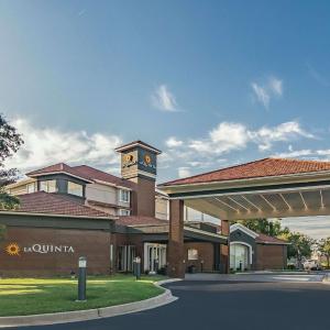 La Quinta by Wyndham Alexandria Airport