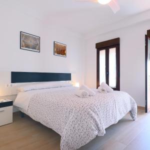 Rosas en la Balconada & Apartment with Parking in Córdoba Historic Center
