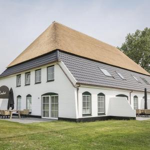 Apartment in De Cocksdorp near Beach