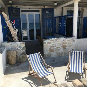 LE CABANON BLEU SUR LA PLAGE