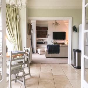 East Bank Apartment