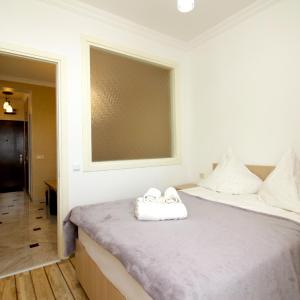 Tamar's Apartment