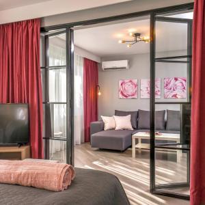 ROSÉ one bedroom designer apartment in city centre by Flat Mаnager