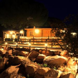 LAS CABAÑAS DEL LAGO más pase piscina las 2 columnas Del 1 junio 2026 al 10 Septiembre 2026