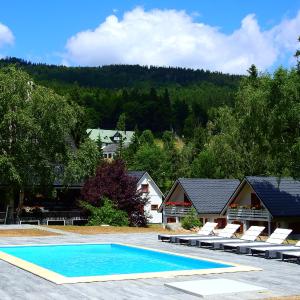 Guesthouse BORSZÓWKA by the creek exclusive, with access to a pool, sauna, and hot tub