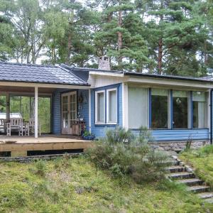Two-Bedroom Holiday Home In Yngsjo