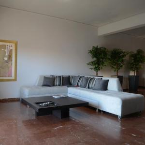Modern & Classy Central Apartment