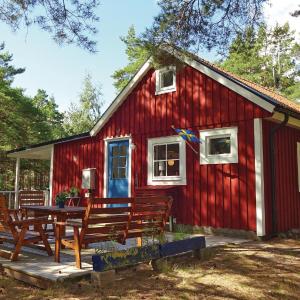 Nice Home In Yngsjö With Wifi