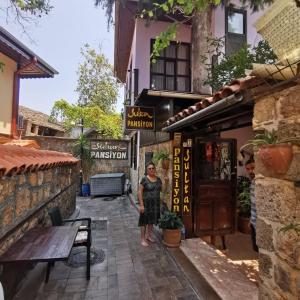 Sultan Pension