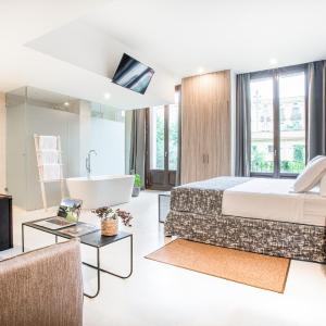 Casa Lirio by Blossom Hotels