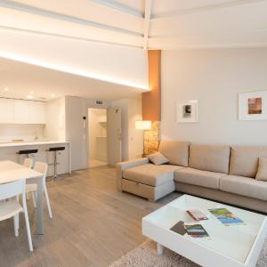 APARTAMENTOS TURISTICOS - PAPEL ARMADO - Calle Caldereros 33